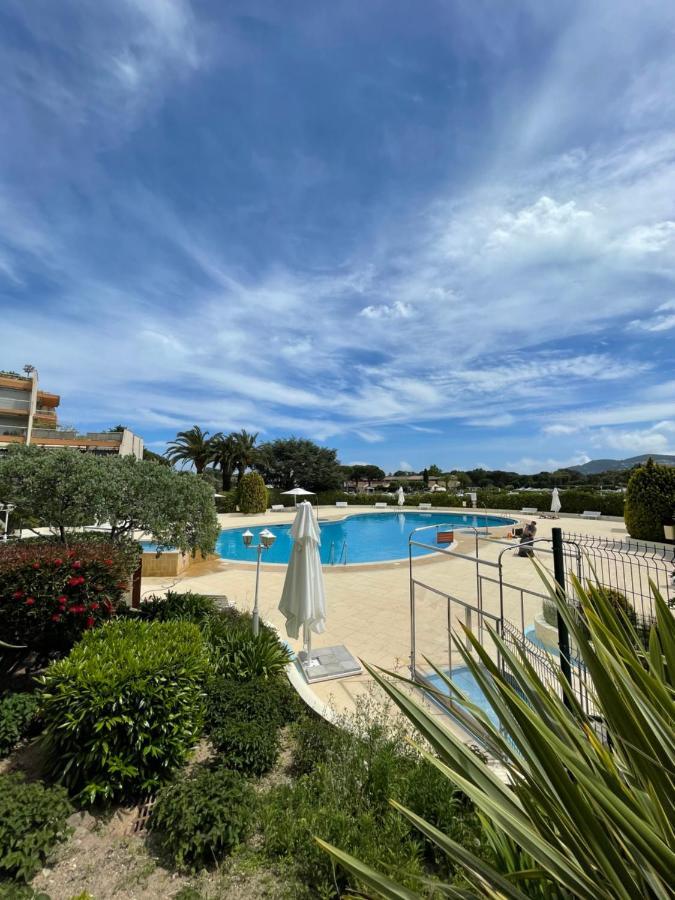 Beau Studio Dans Residence Avec Piscine Et Vue Sur La Ville - 5Min Des Plages Mandelieu Exterior foto