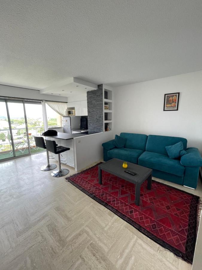 Beau Studio Dans Residence Avec Piscine Et Vue Sur La Ville - 5Min Des Plages Mandelieu Exterior foto